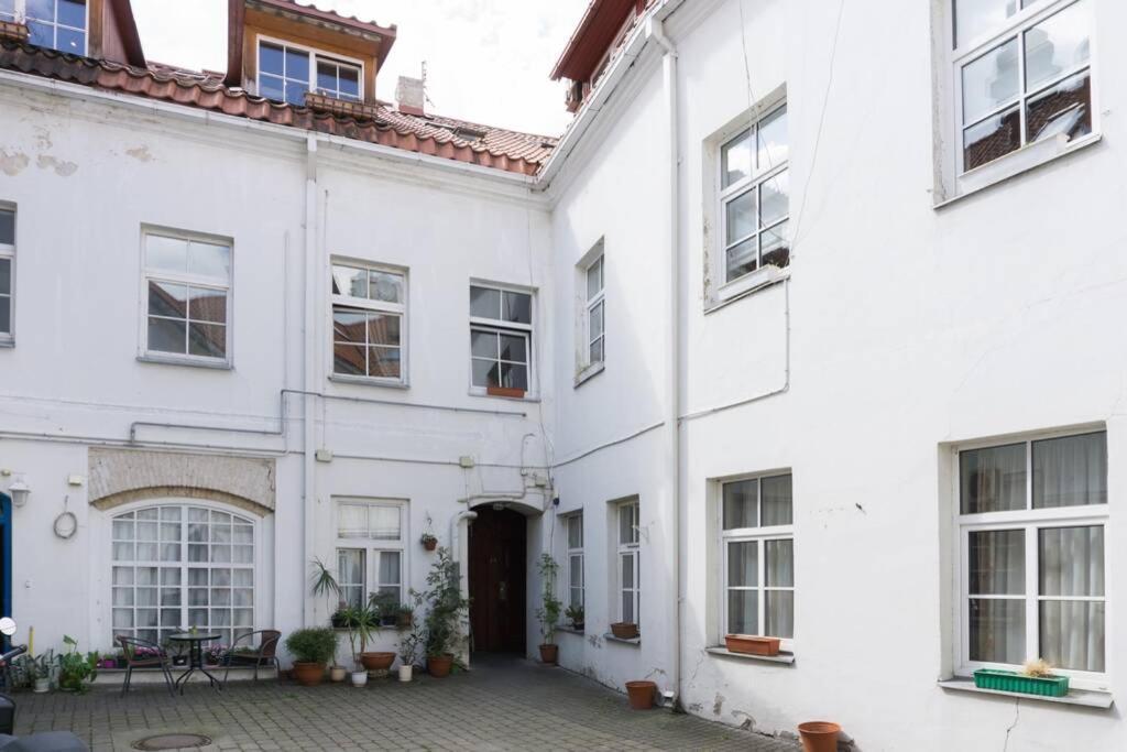 Private Sauna & 4 Bedrooms Old Town Rooftop Apartment Вильнюс Экстерьер фото