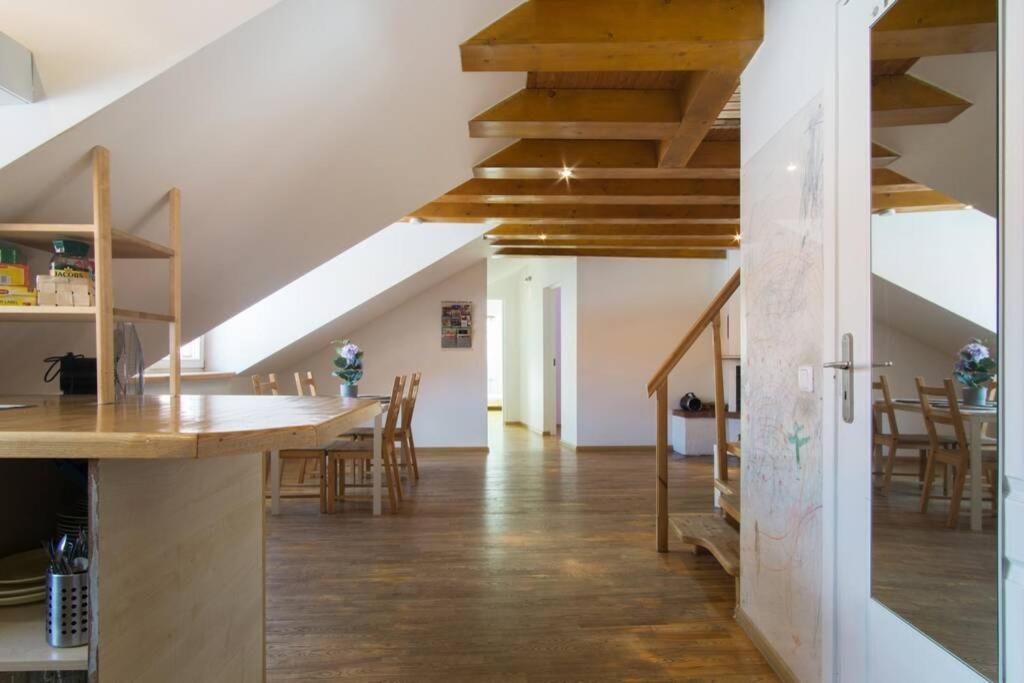 Private Sauna & 4 Bedrooms Old Town Rooftop Apartment Вильнюс Экстерьер фото