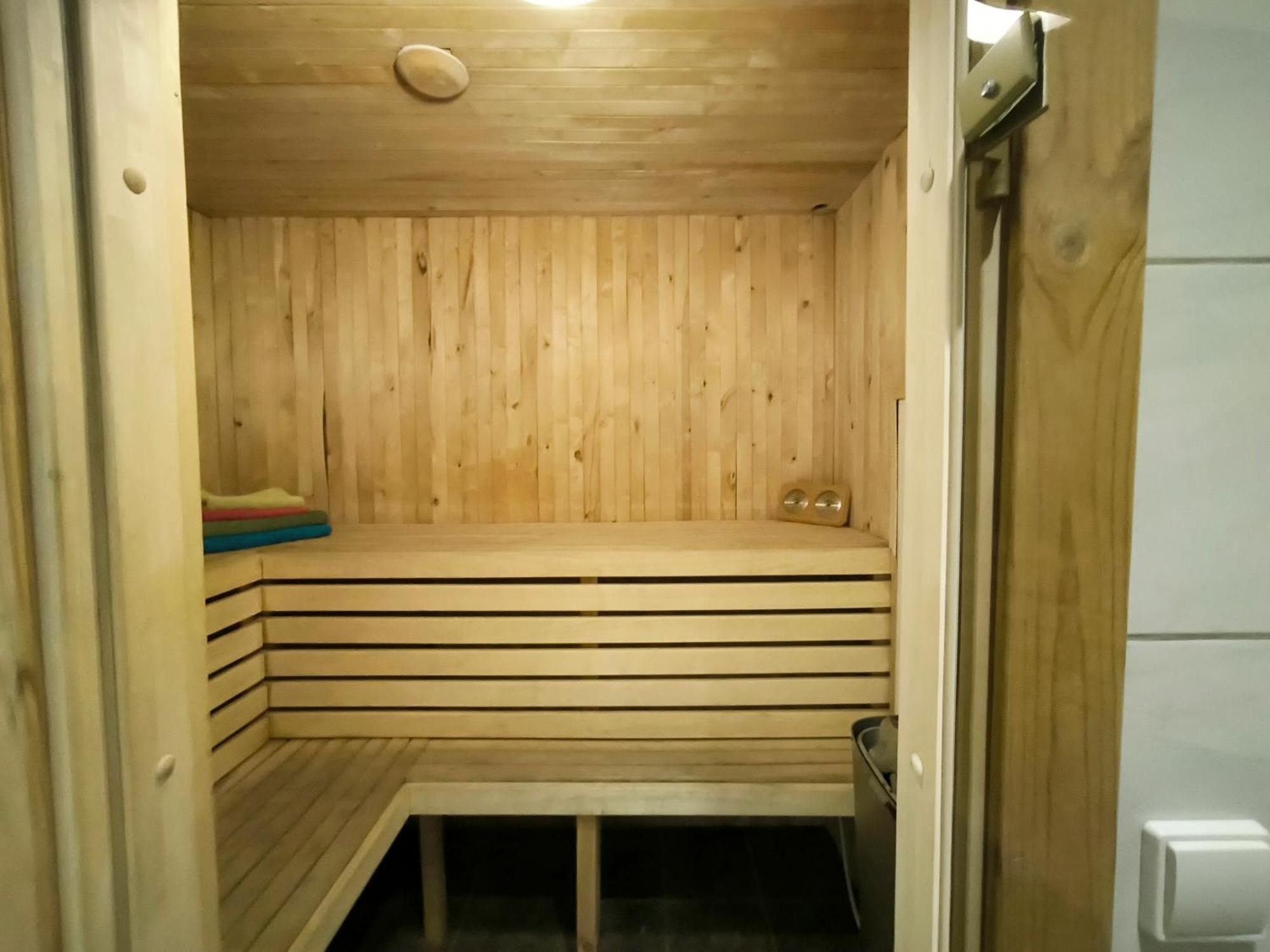 Private Sauna & 4 Bedrooms Old Town Rooftop Apartment Вильнюс Экстерьер фото